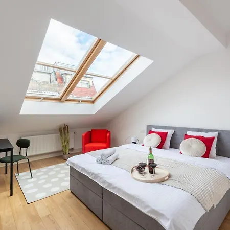 Spacious Apartments Near The River Prague Exterior photo