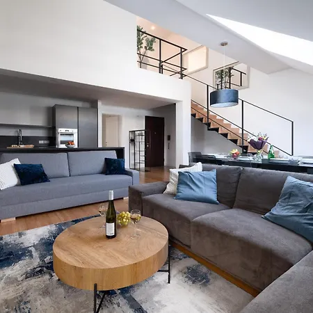 Spacious Apartments Near The River Prague Exterior photo