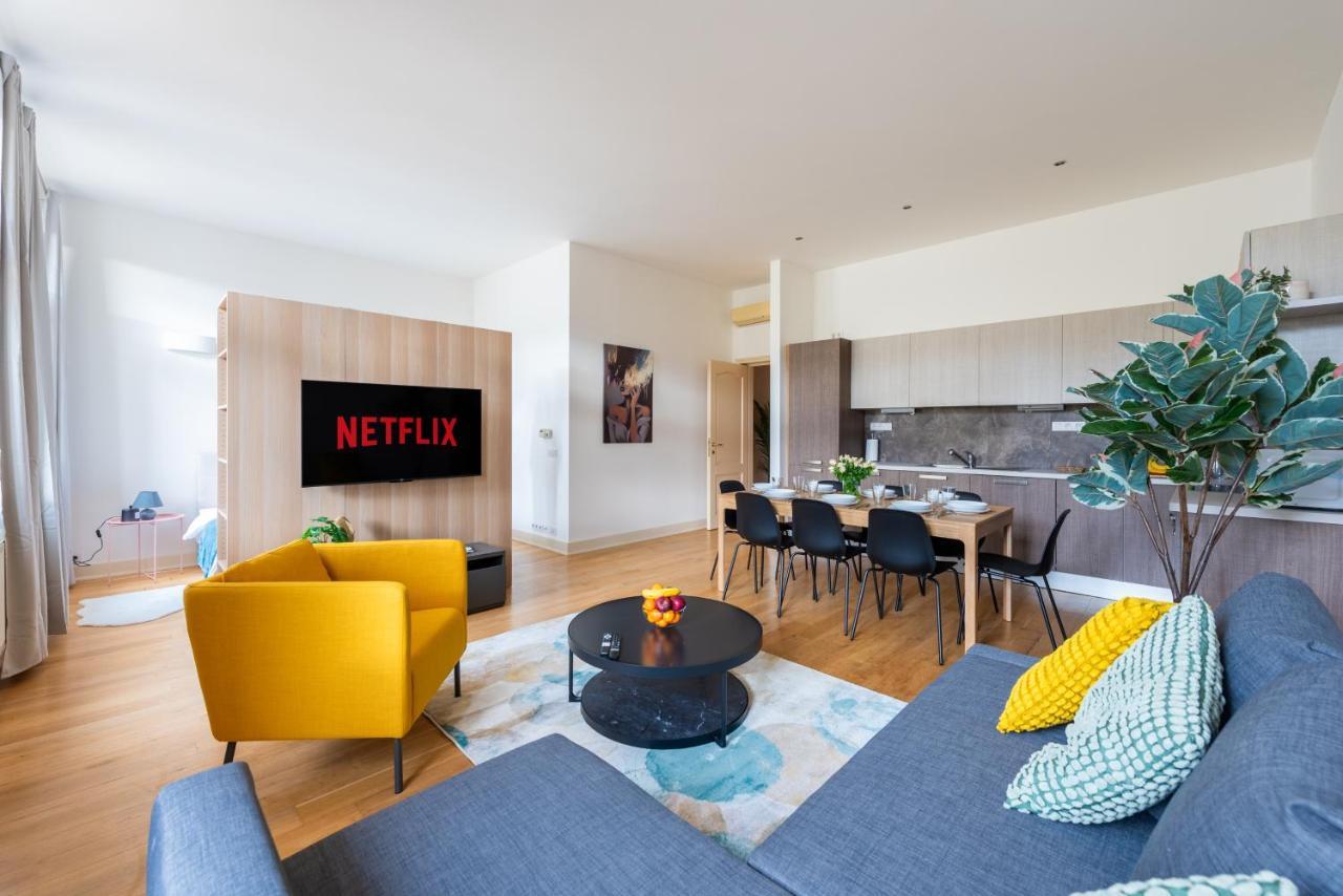 Spacious Near The River Praga
